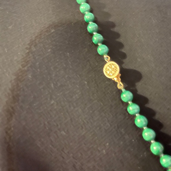 Vtg genuine malachite carved jade gold necklace - Picture 6 of 12